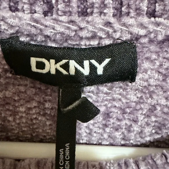 DKNY Girls Violet Chenille Knit Sweater Size 3T | Soft Pocket Pullover - Picture 3 of 5